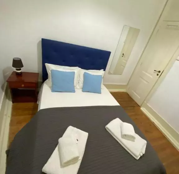 پانسیون Relax Chiado 3   Cute Little Double Room With Shared Bathroom