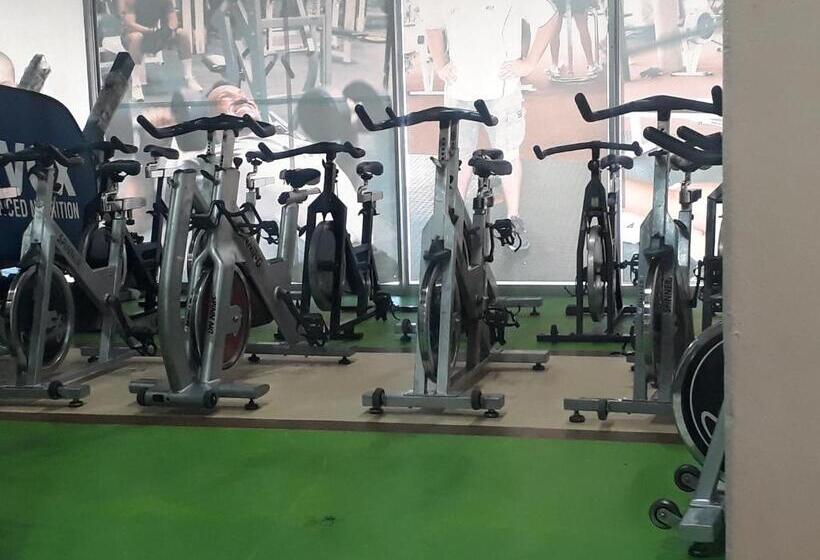 הוסטל Seaboard Hotel & Holiday Apartments