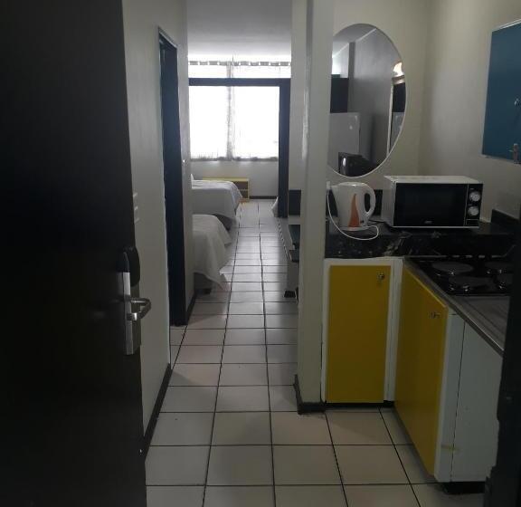 הוסטל Seaboard Hotel & Holiday Apartments