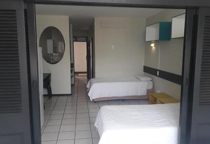 הוסטל Seaboard Hotel & Holiday Apartments