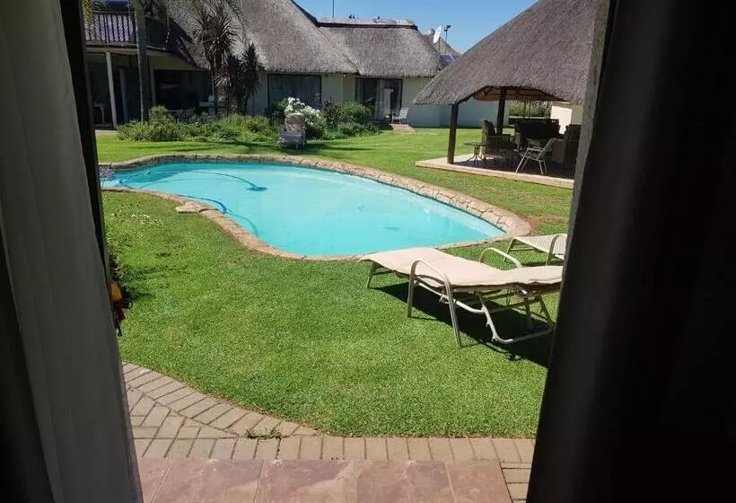 Aamiaismajoitus (B&B) 12 On Vaal Drive Guesthouse