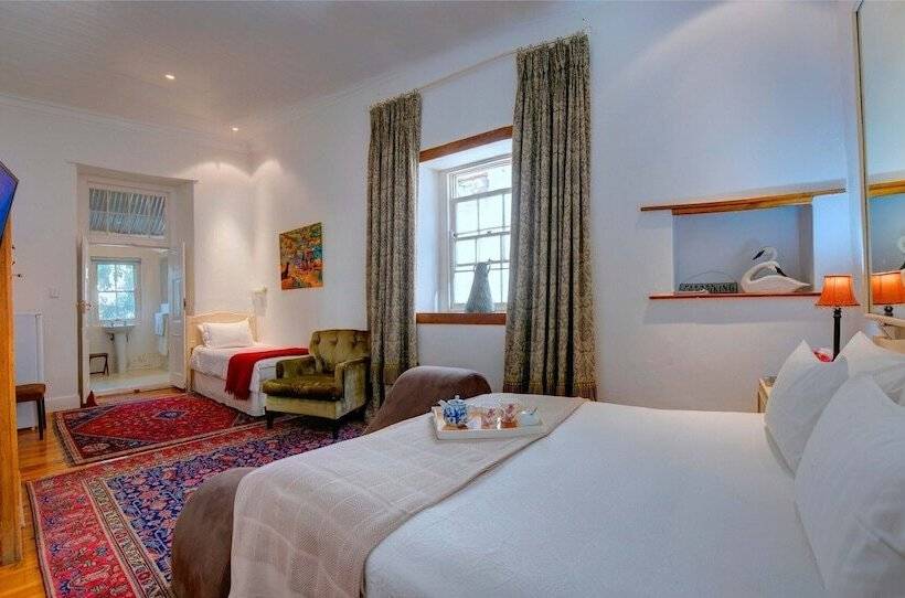 مبيت وإفطار 81 On Church Guest House