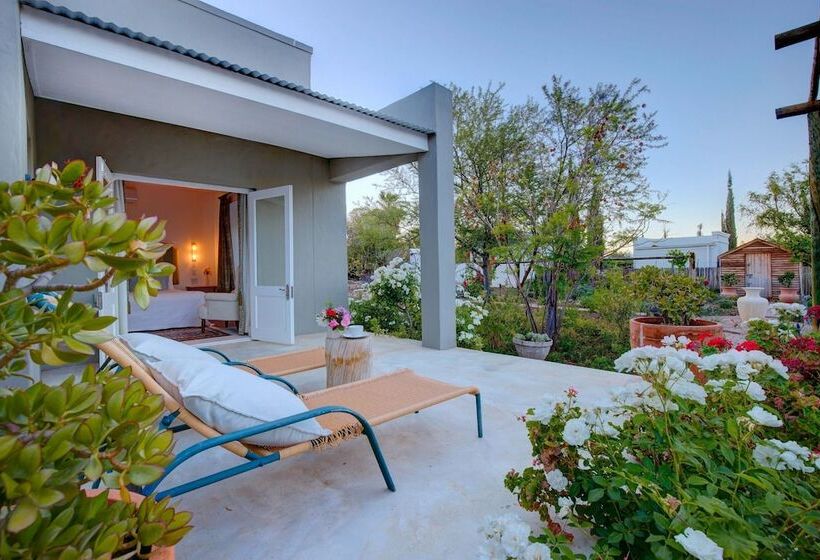 مبيت وإفطار 81 On Church Guest House