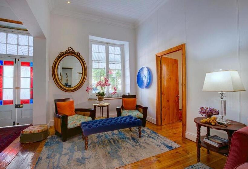 مبيت وإفطار 81 On Church Guest House