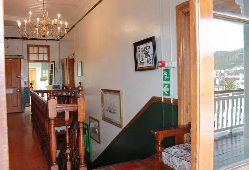 ベッドアンドブレックファースト Central Hotel Guest House