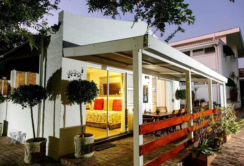 ベッドアンドブレックファースト Raw Karoo Guest House