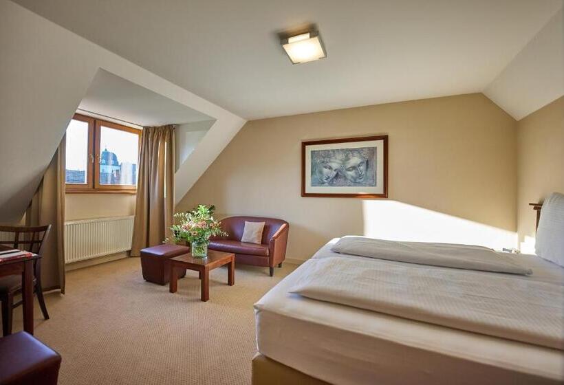 تختخواب و صبحانه Pension & Restaurant Patriot Trnava