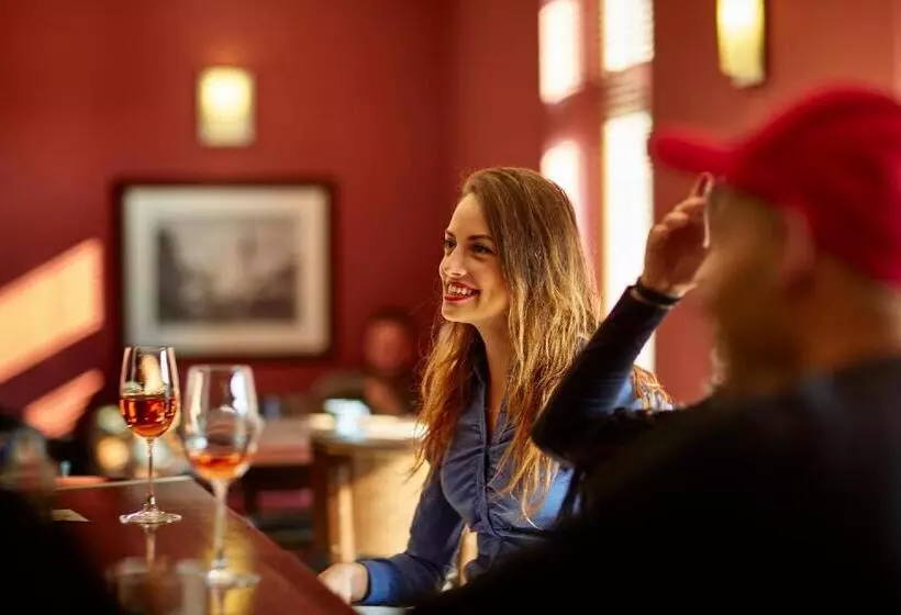 تختخواب و صبحانه Pension & Restaurant Patriot Trnava