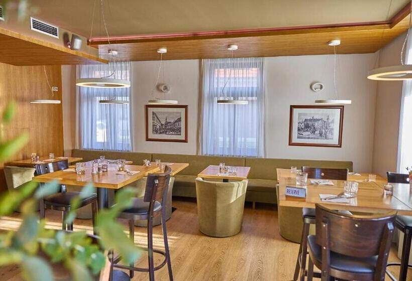 تختخواب و صبحانه Pension & Restaurant Patriot Trnava