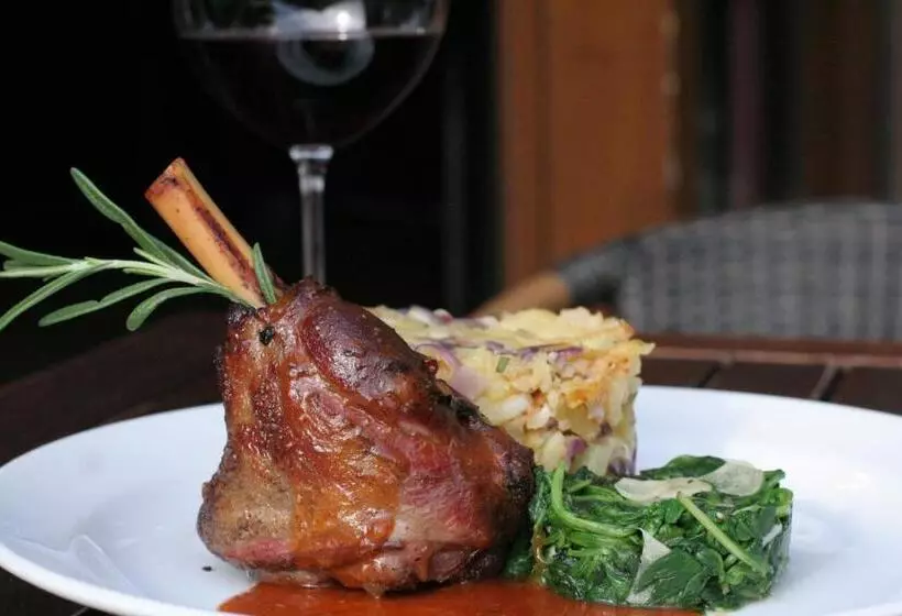 تختخواب و صبحانه Pension & Restaurant Patriot Trnava