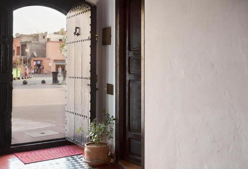 تختخواب و صبحانه Riad Les Rêves D'amélie