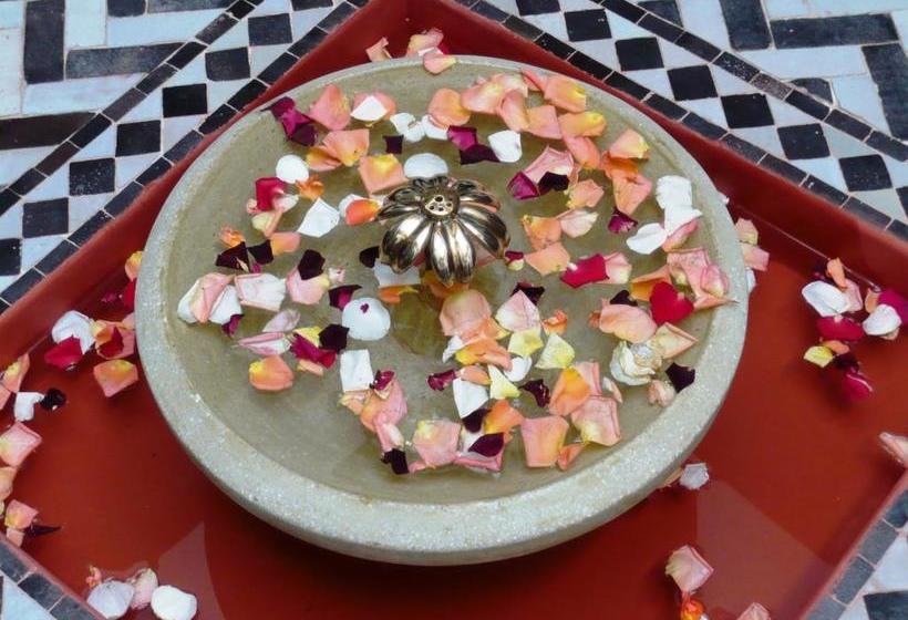 تختخواب و صبحانه Riad Les Rêves D'amélie