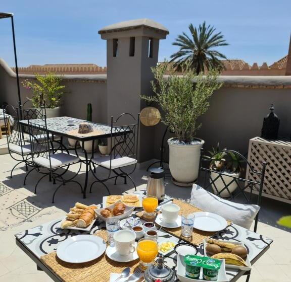 تختخواب و صبحانه Riad Les Rêves D'amélie