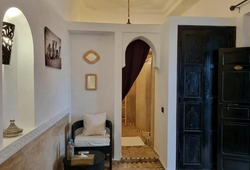 تختخواب و صبحانه Riad Les Rêves D'amélie