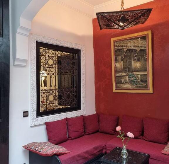 تختخواب و صبحانه Riad Les Rêves D'amélie