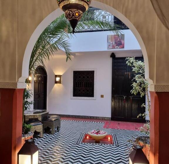 تختخواب و صبحانه Riad Les Rêves D'amélie