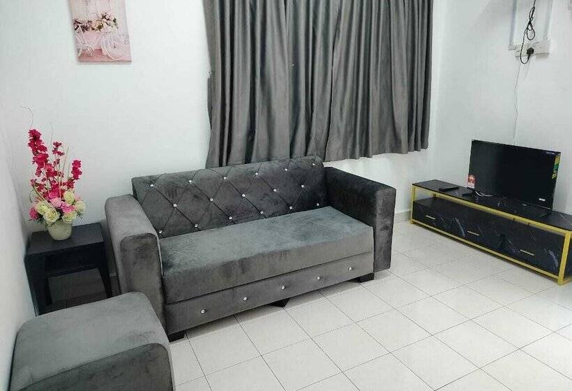 Cmn Hotel & Homestay