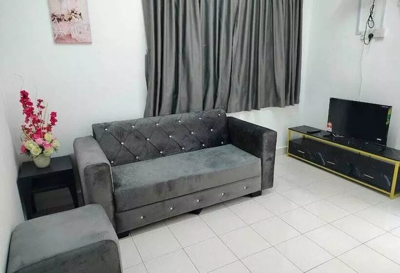 Cmn Hotel & Homestay