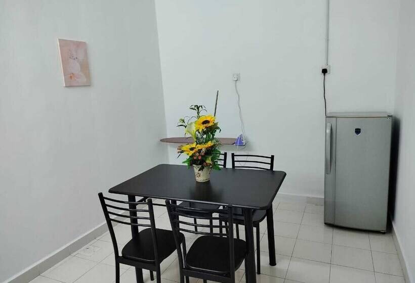 Cmn Hotel & Homestay