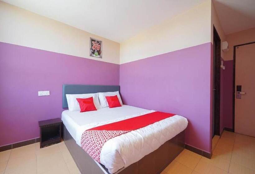 Cmn Hotel & Homestay