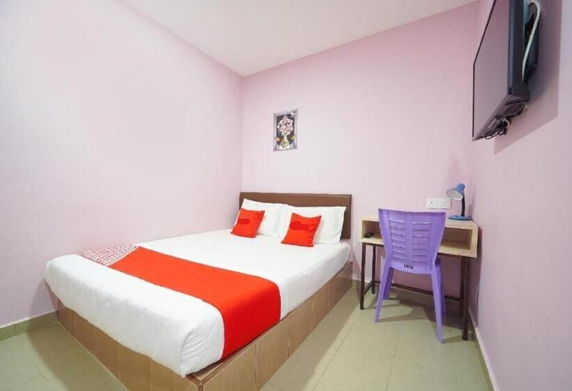 Cmn Hotel & Homestay