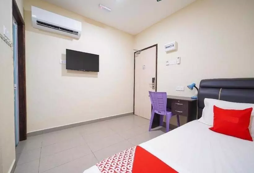 Cmn Hotel & Homestay