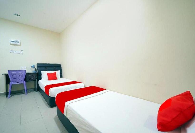 Cmn Hotel & Homestay
