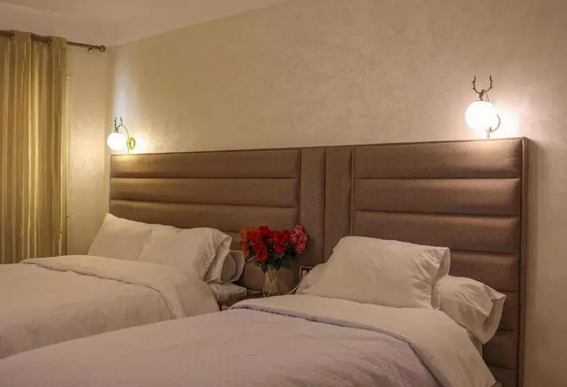 هتل Hôtel Des Lilas