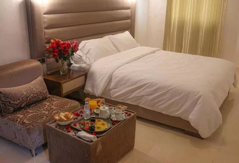 هتل Hôtel Des Lilas