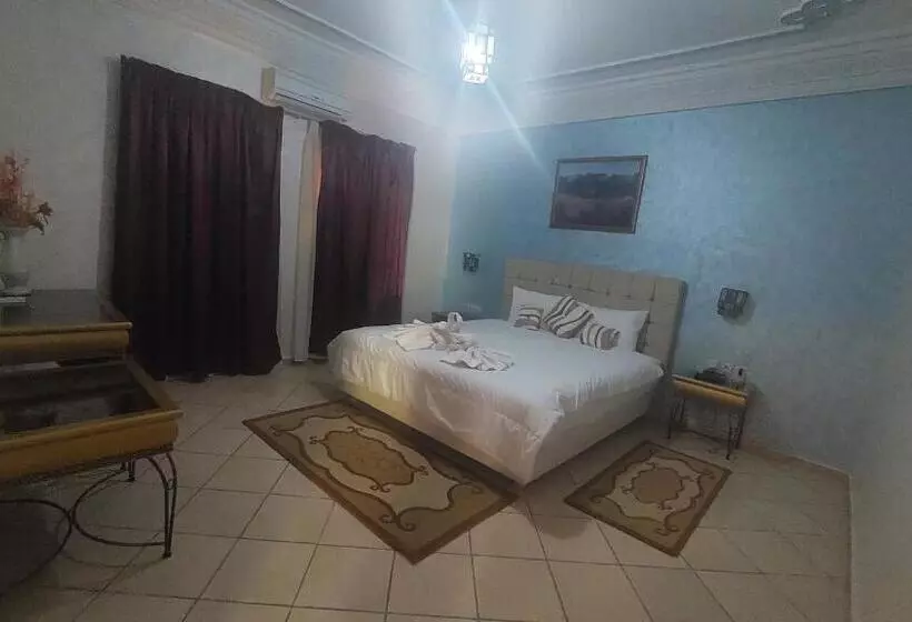 هتل Kasbat Aferdou