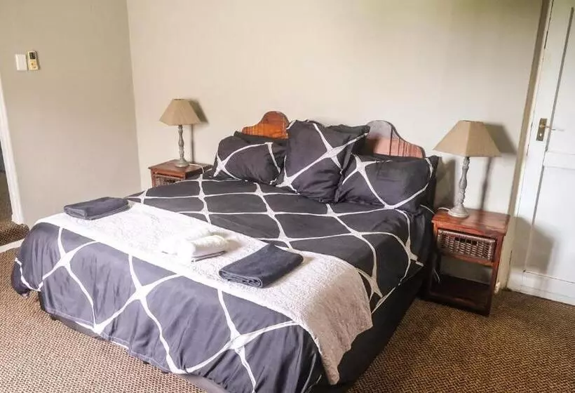 ホテル The Kraal Addo Guesthouse