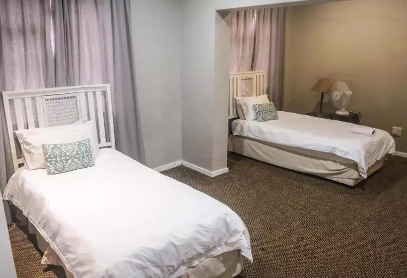 ホテル The Kraal Addo Guesthouse