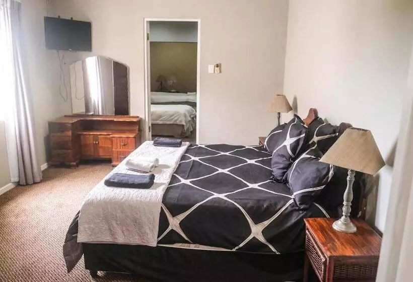 ホテル The Kraal Addo Guesthouse