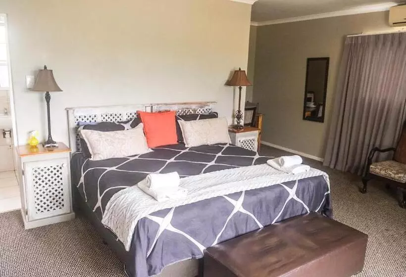 ホテル The Kraal Addo Guesthouse