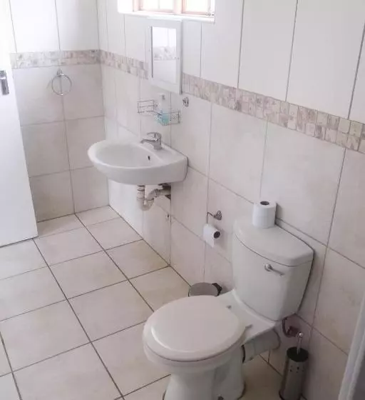 ホテル The Kraal Addo Guesthouse
