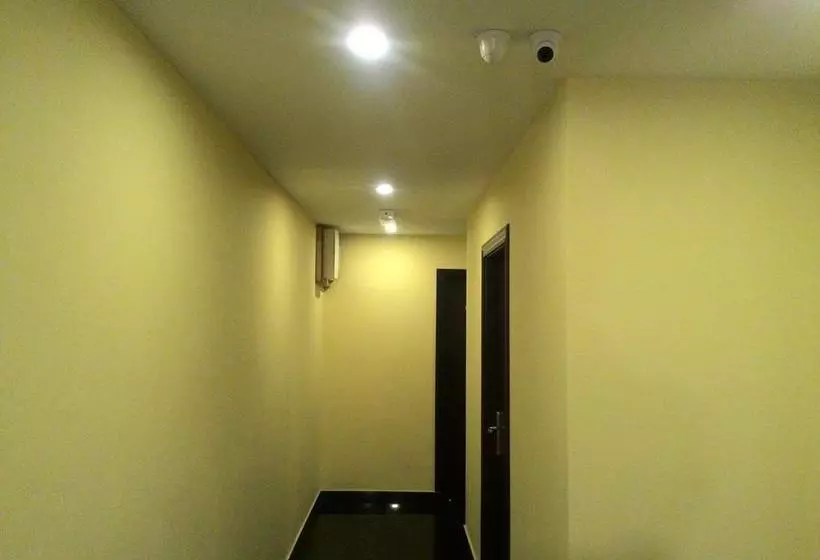 M Empire Motel