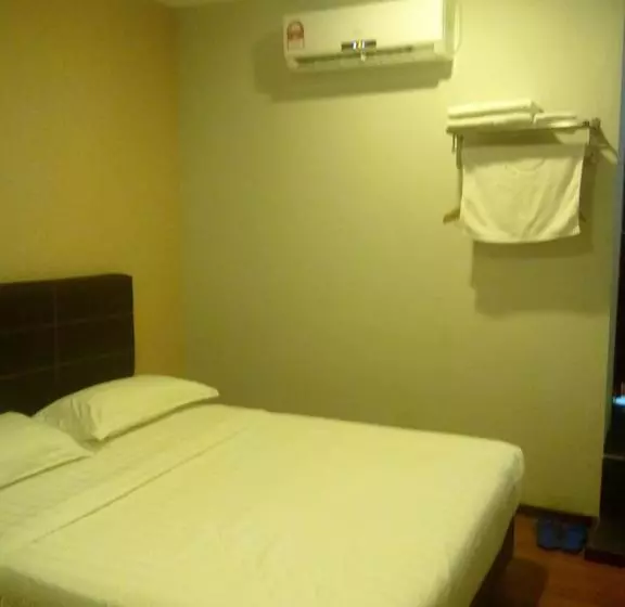 M Empire Motel