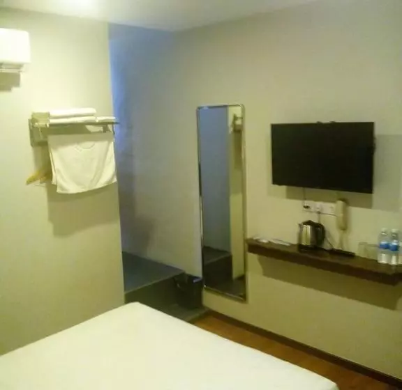 M Empire Motel