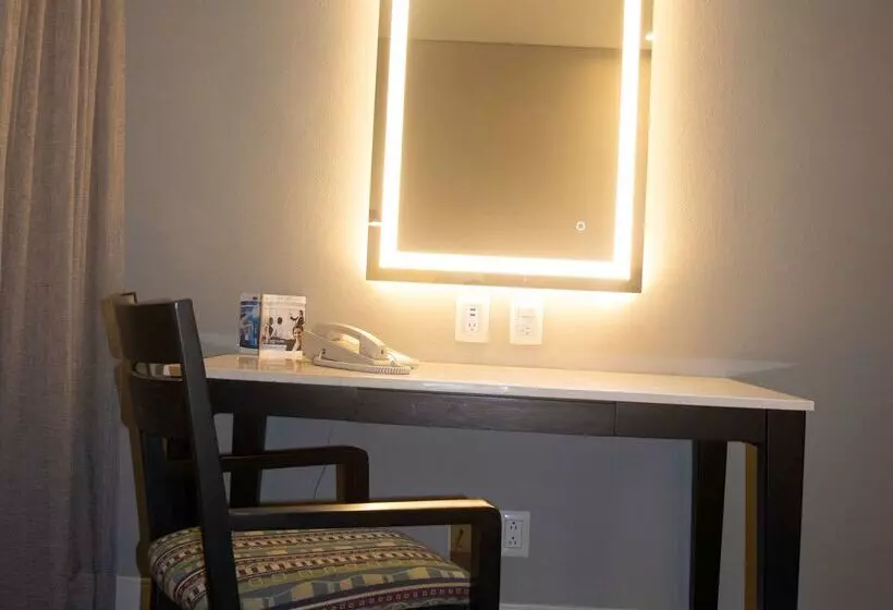 ホテル Lucerna Hermosillo