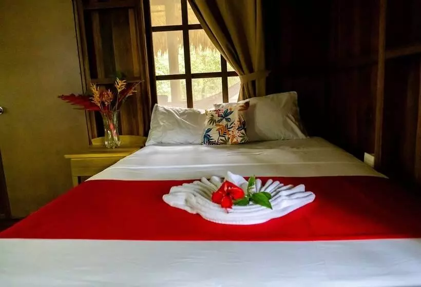هتل Hidden Paradise Lodge