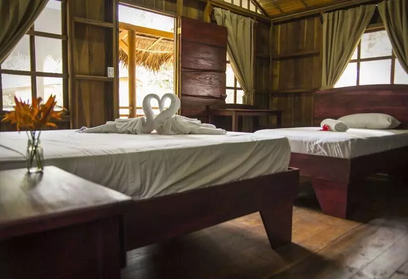 هتل Hidden Paradise Lodge