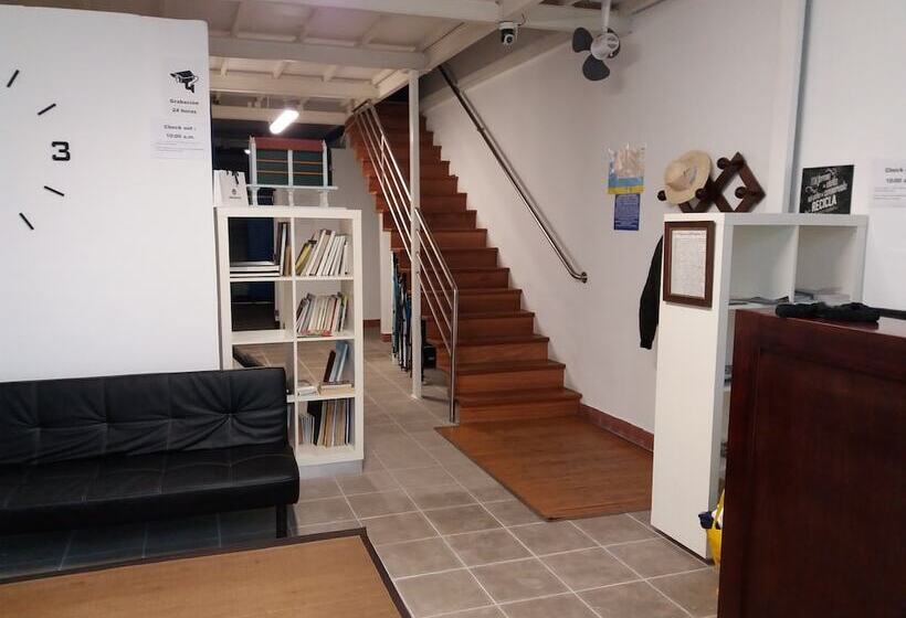 Albergue Monterrey Hostel