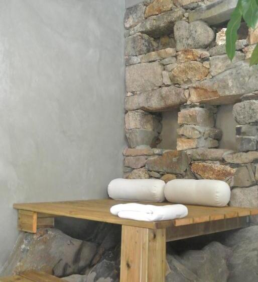 تختخواب و صبحانه Casas Do Contrabando