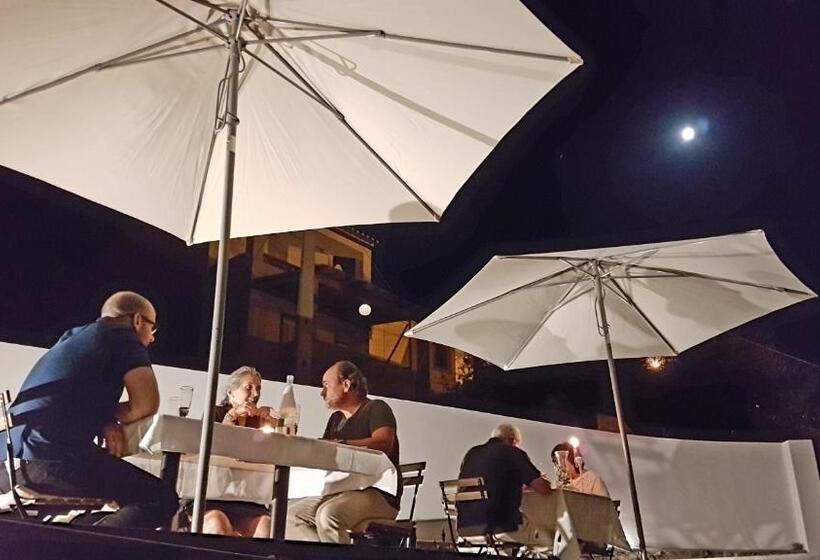 تختخواب و صبحانه Casas Do Contrabando