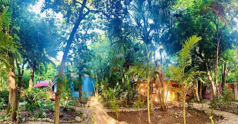 Gardenhotel Macan Ché B&b