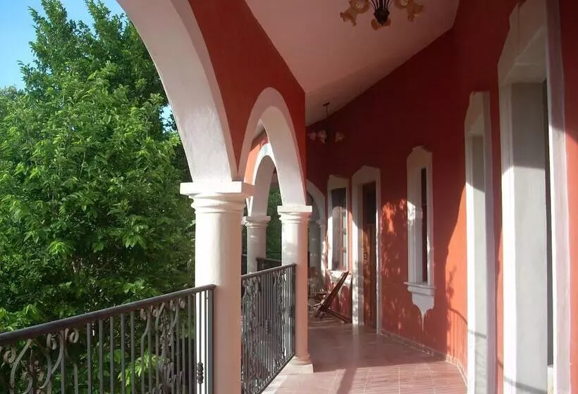 Gardenhotel Macan Ché B&b