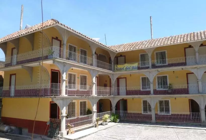 Hotelli Del Rio