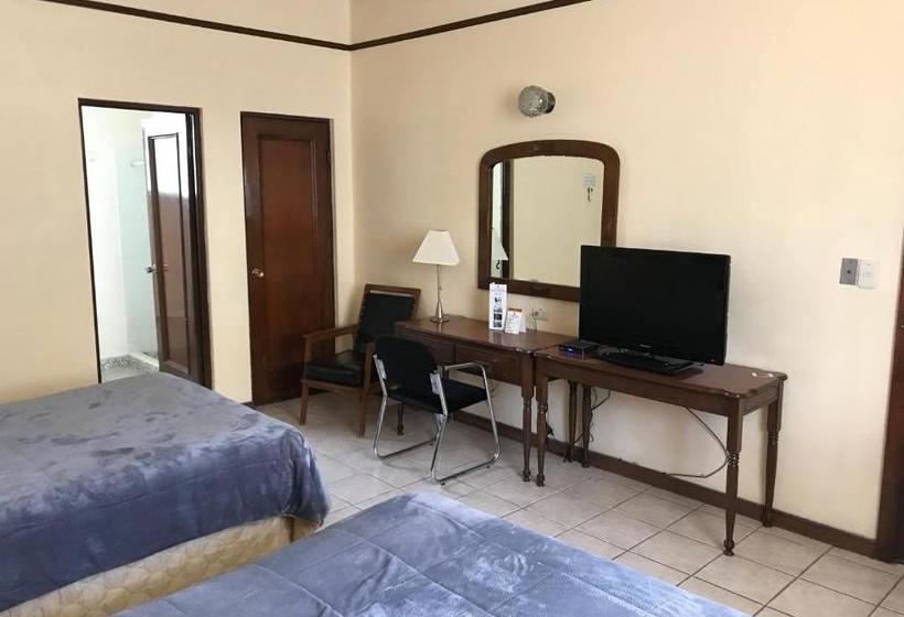 فندق El Camino Real