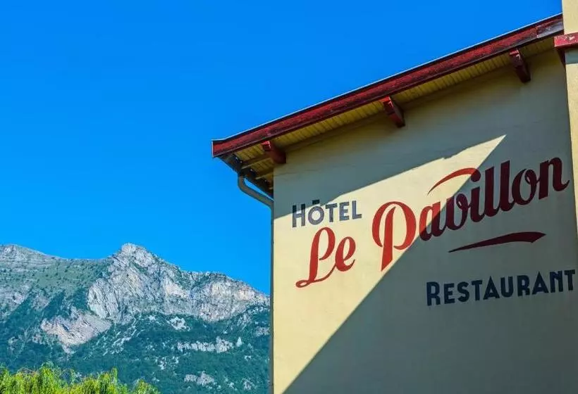 ホテル Hôtel Restaurant Le Pavillon