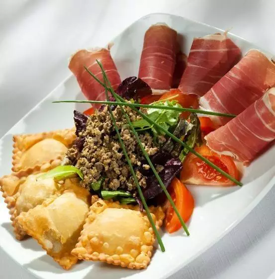 ホテル Hôtel Restaurant Le Pavillon